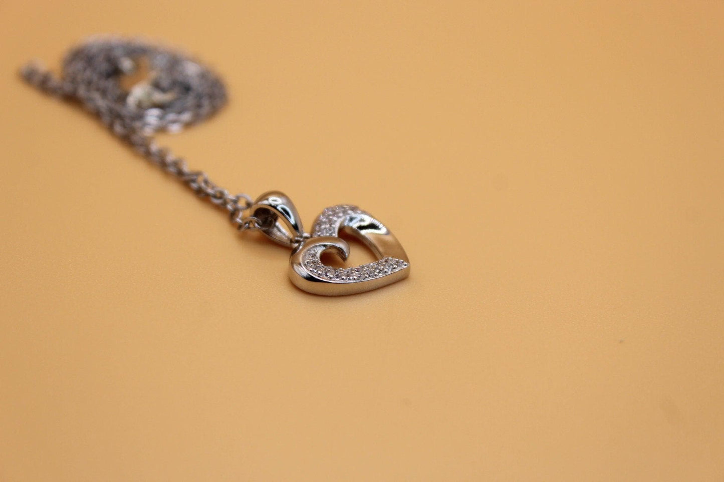 Collana in Argento 925 con Ciondolo a Forma di Cuore e Zirconi Brillanti made in italy
