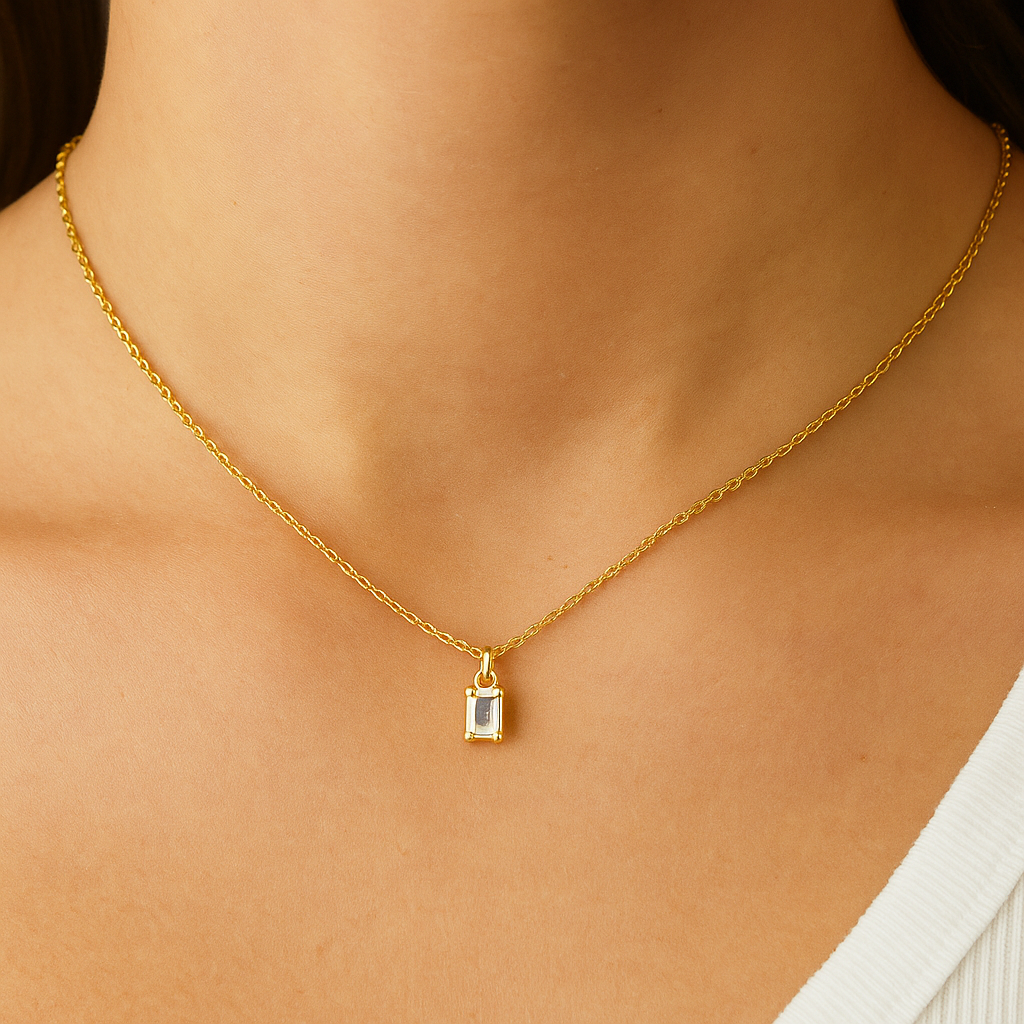 Collana con Catenina Placcata Oro 18k e Ciondolo con Zirconi Colorati  Gioiello Elegante, Brillante e Perfetto per Ogni Occasione, chic