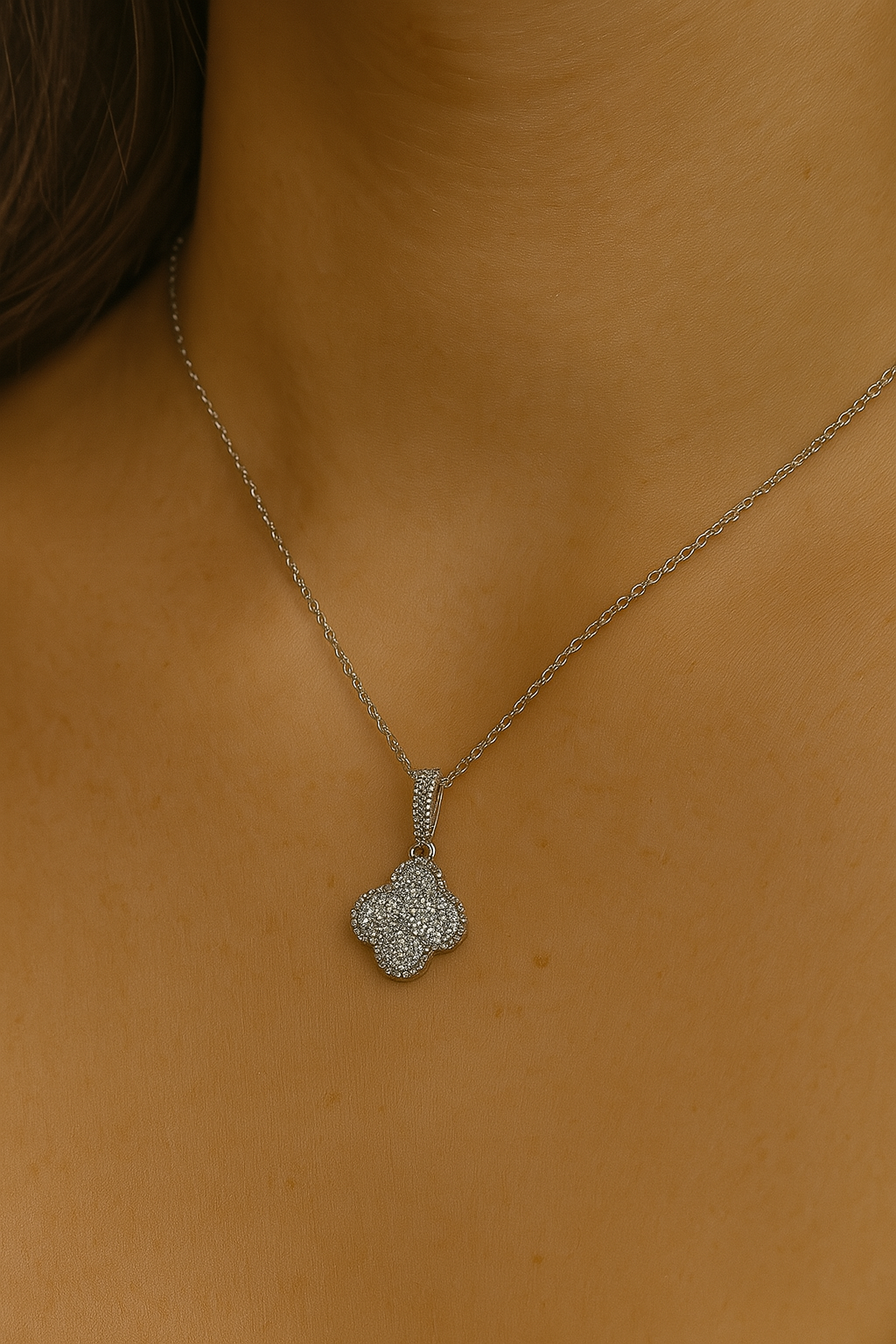 Collana con Ciondolo fortuna e Zirconi Brillanti  Eleganza e Portafortuna, regalo per lei , san valentino , collana donna