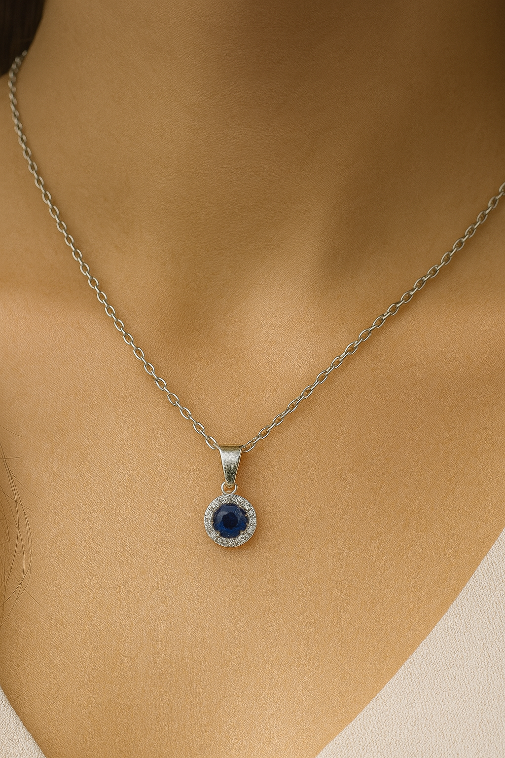 Ciondolo in Argento 925 con Zirconi e Pietra Blu