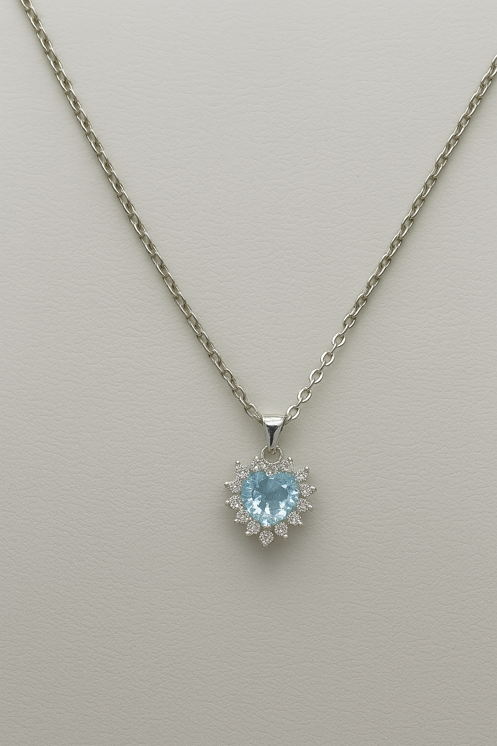 Collana Cuore Azzurro con Zirconi