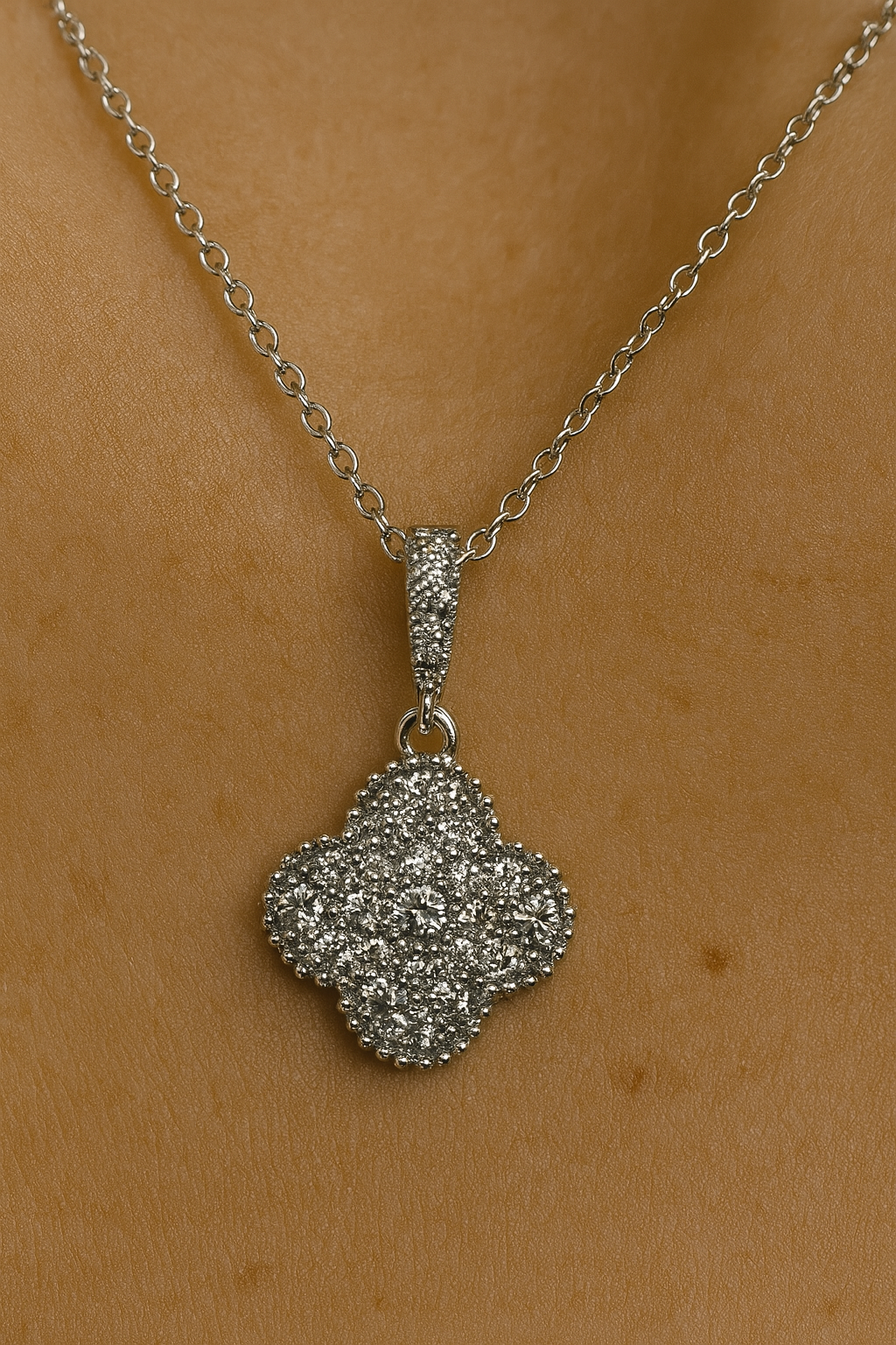 Collana con Ciondolo fortuna e Zirconi Brillanti  Eleganza e Portafortuna, regalo per lei , san valentino , collana donna
