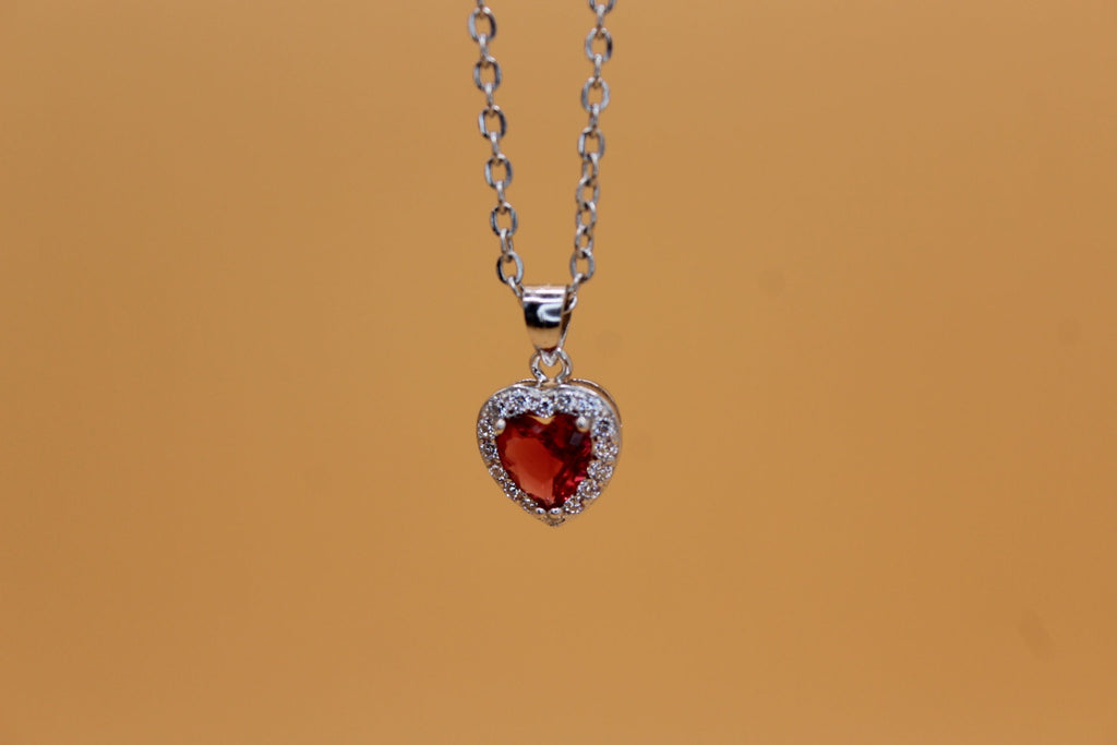 Collana con ciondolo cuore zirconi
