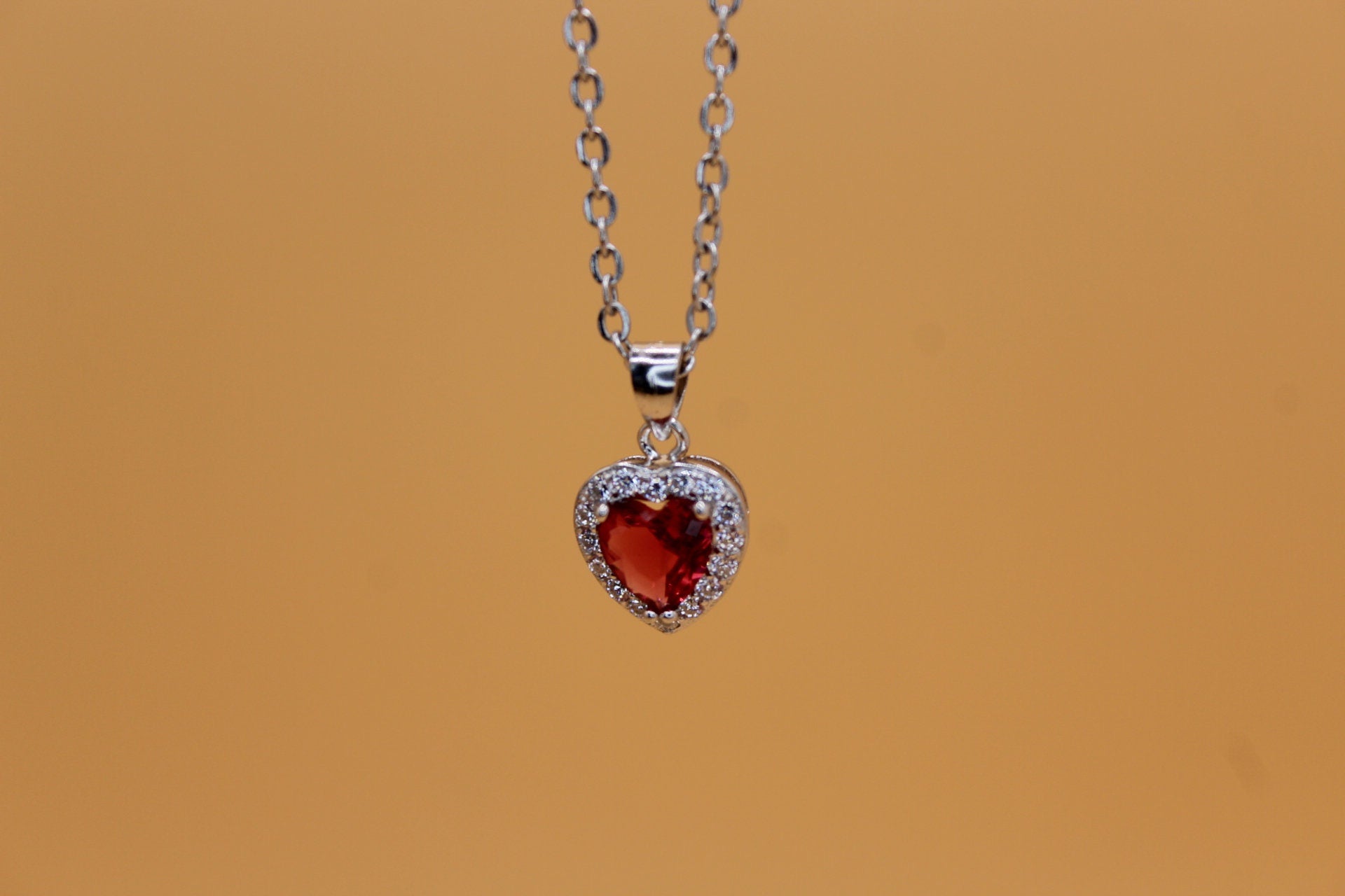 Collana con ciondolo cuore zirconi