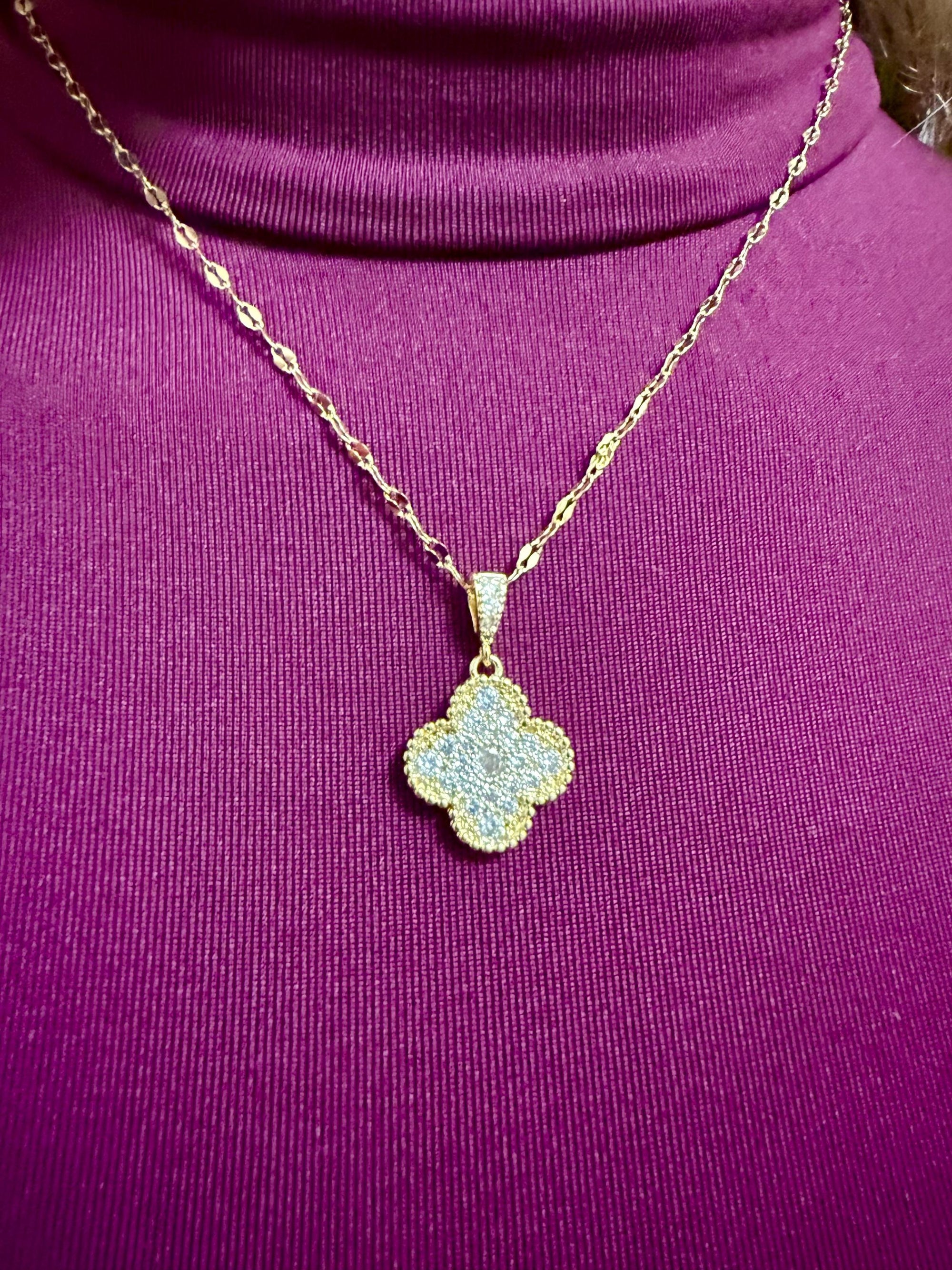Collana con Ciondolo fortuna e Zirconi Brillanti  Eleganza e Portafortuna, regalo per lei , san valentino , collana donna